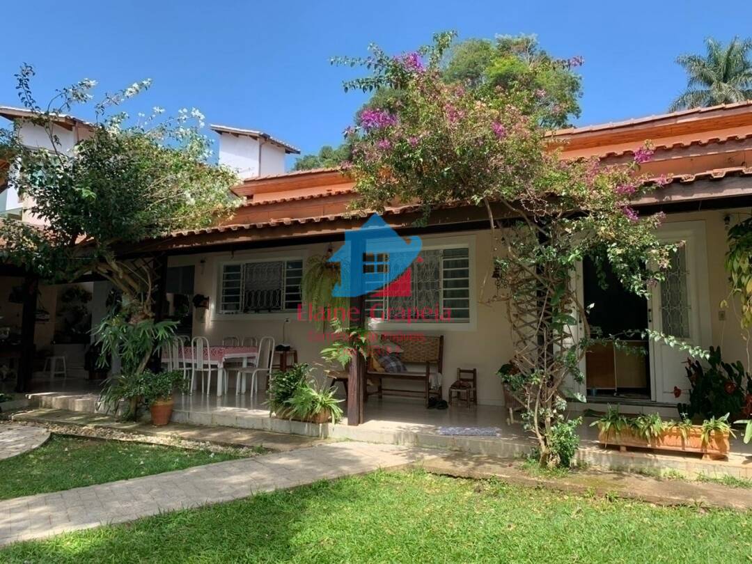 Casa para alugar com 3 quartos, 314m² - Foto 1